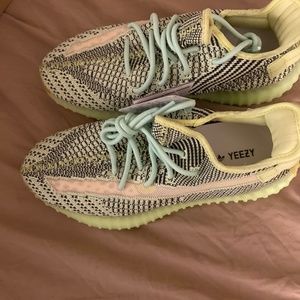 Yeezy Boost 350 V2